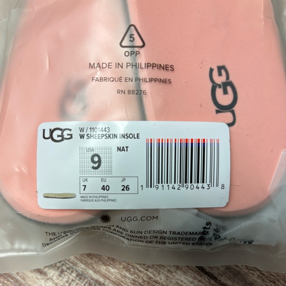 UGG | NWT Women’s Sheepskin Insoles, Size 9 - Picture 5 of 6